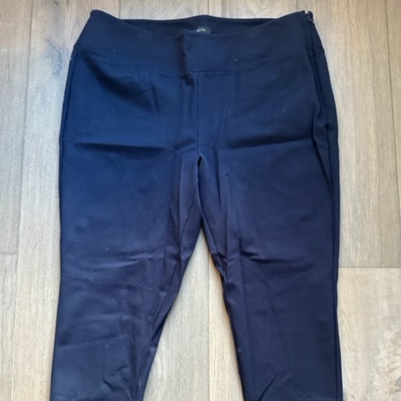 TALBOTS WOMENS ZIPPER ACCENT FULL LENGTH PULL ON PANTS - Picture 1 of 4